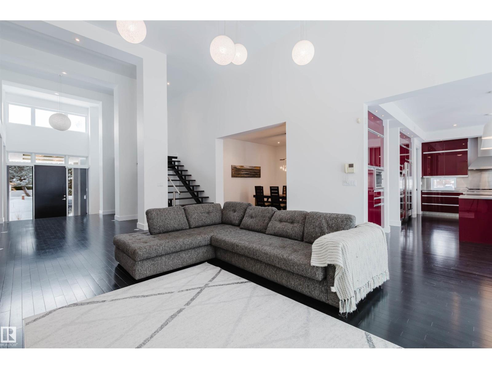 6307 125 ST NW
