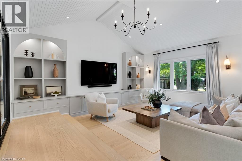 203 FORSYTH Drive