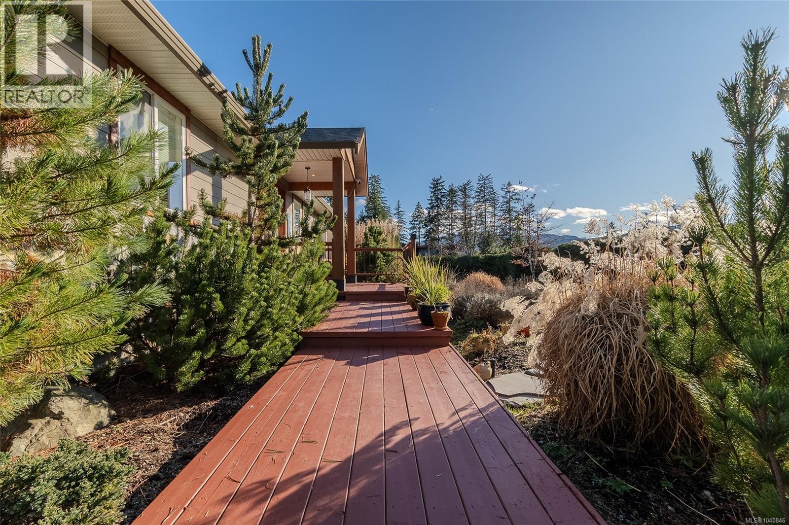 7284 Lakefront Dr