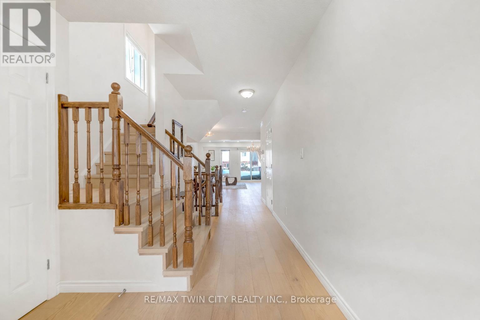 220 LEMON GRASS CRESCENT