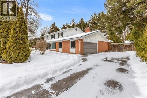 145 WOLFDALE Avenue Oakville ON L6L4R9