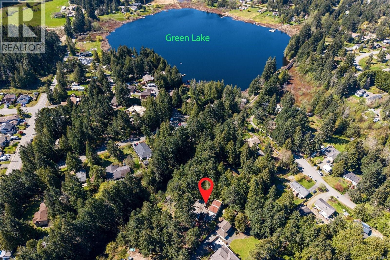 69 Lake Pl