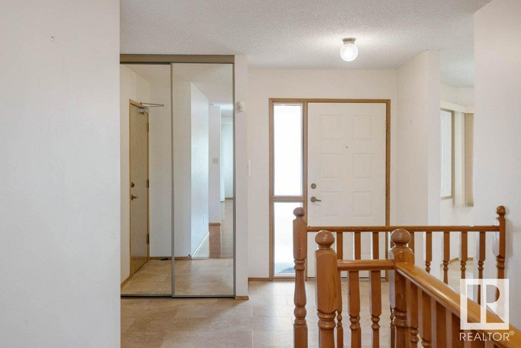 10658 153 AV NW NW