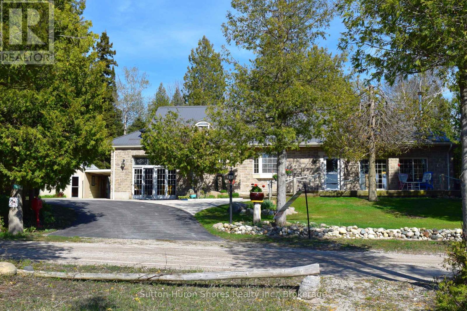 484 SUNSET DRIVE