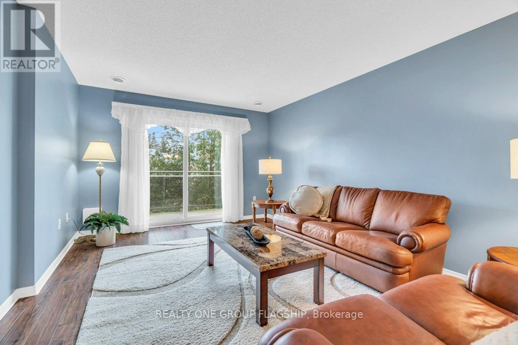 202 - 245 QUEEN STREET W