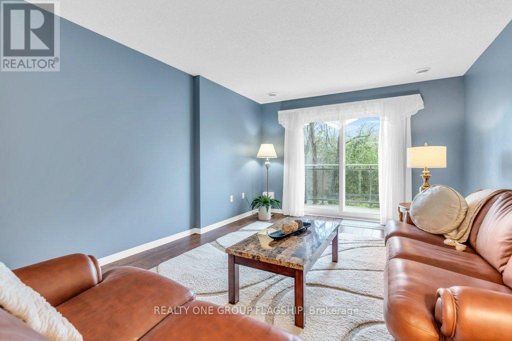 202 - 245 QUEEN STREET W