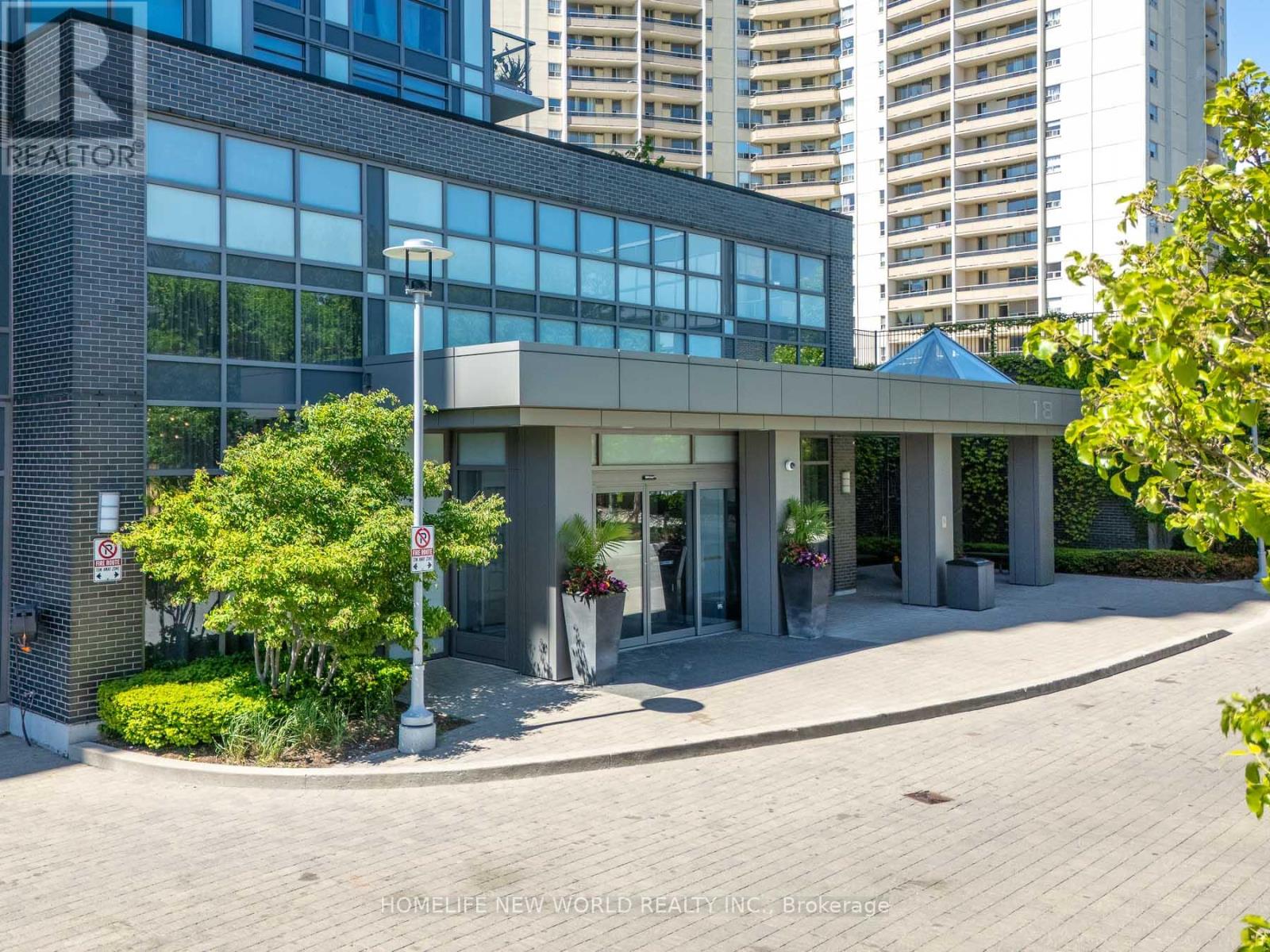 809 - 18 GRAYDON HALL DRIVE