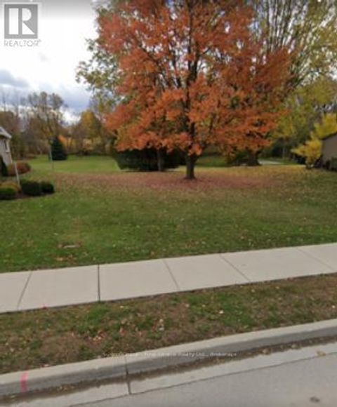 3211B VIVIAN STREET Stratford ON N5A5E2