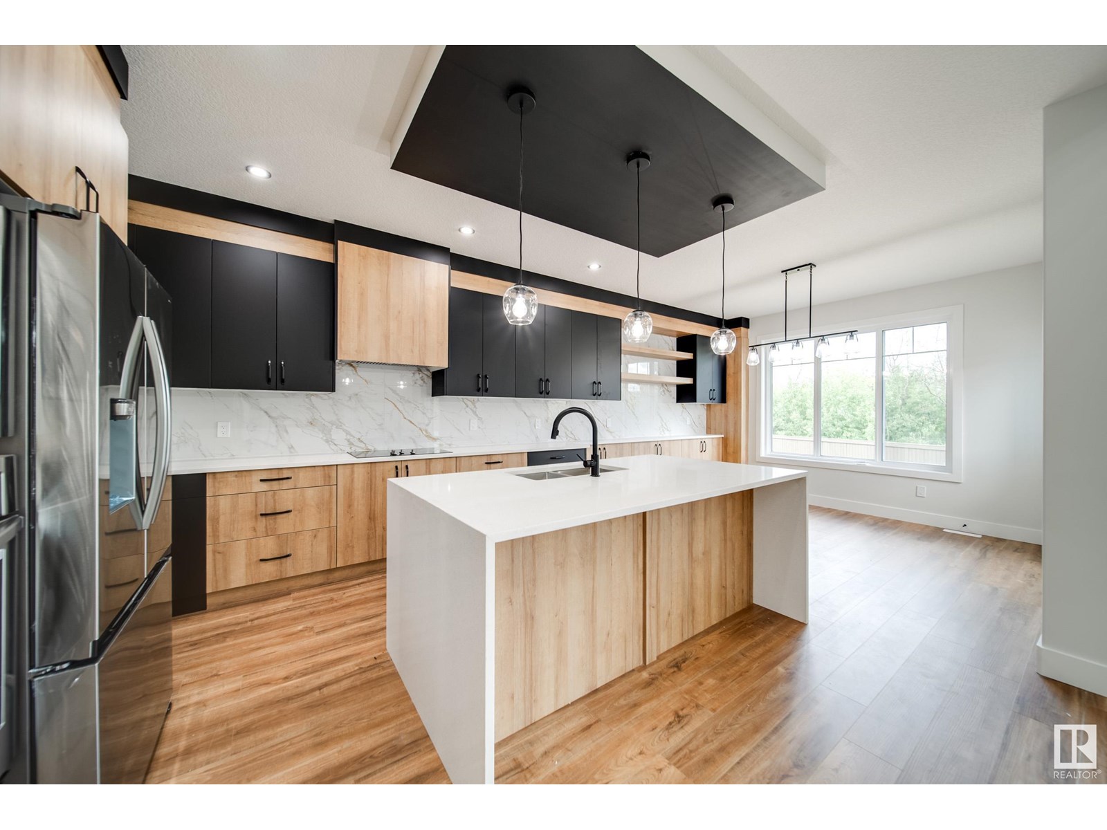 8812 183 AV NW