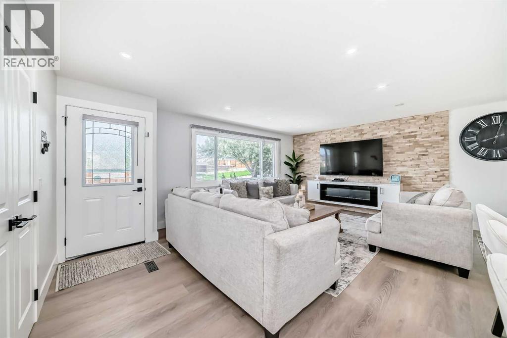 12 Rundleson Way NE