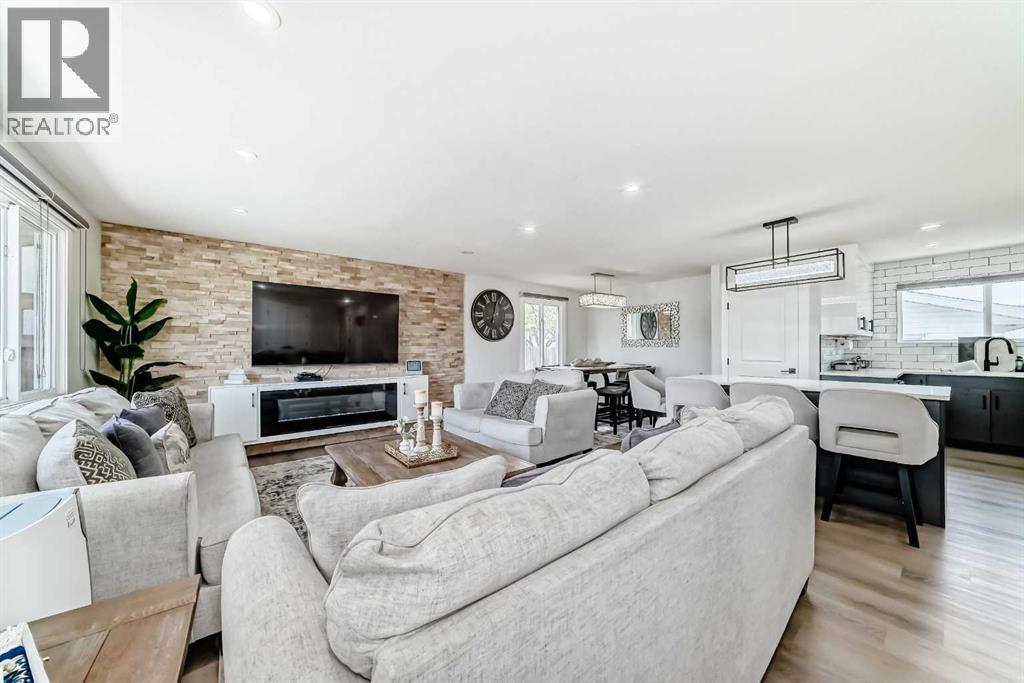 12 Rundleson Way NE