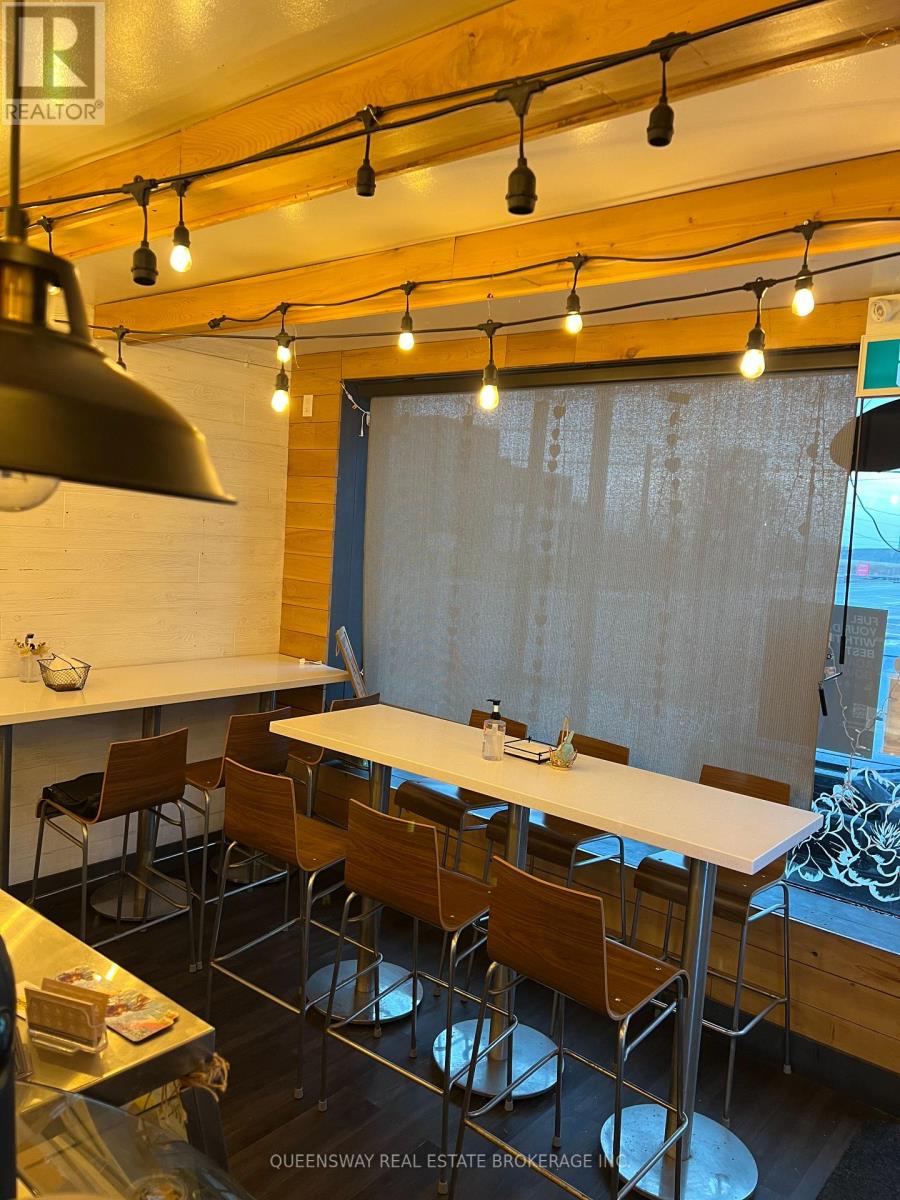 1097 LAKESHORE ROAD E