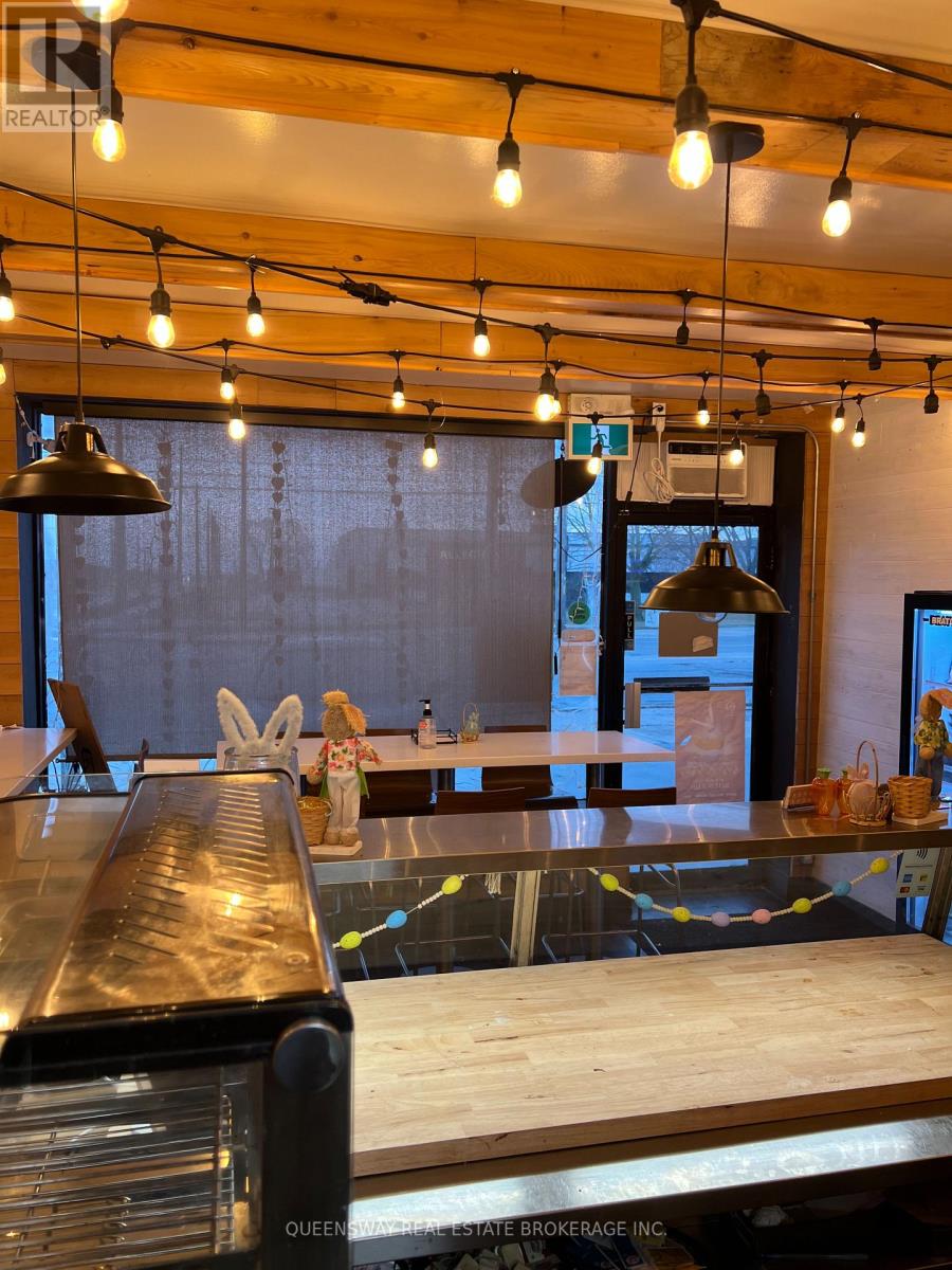 1097 LAKESHORE ROAD E