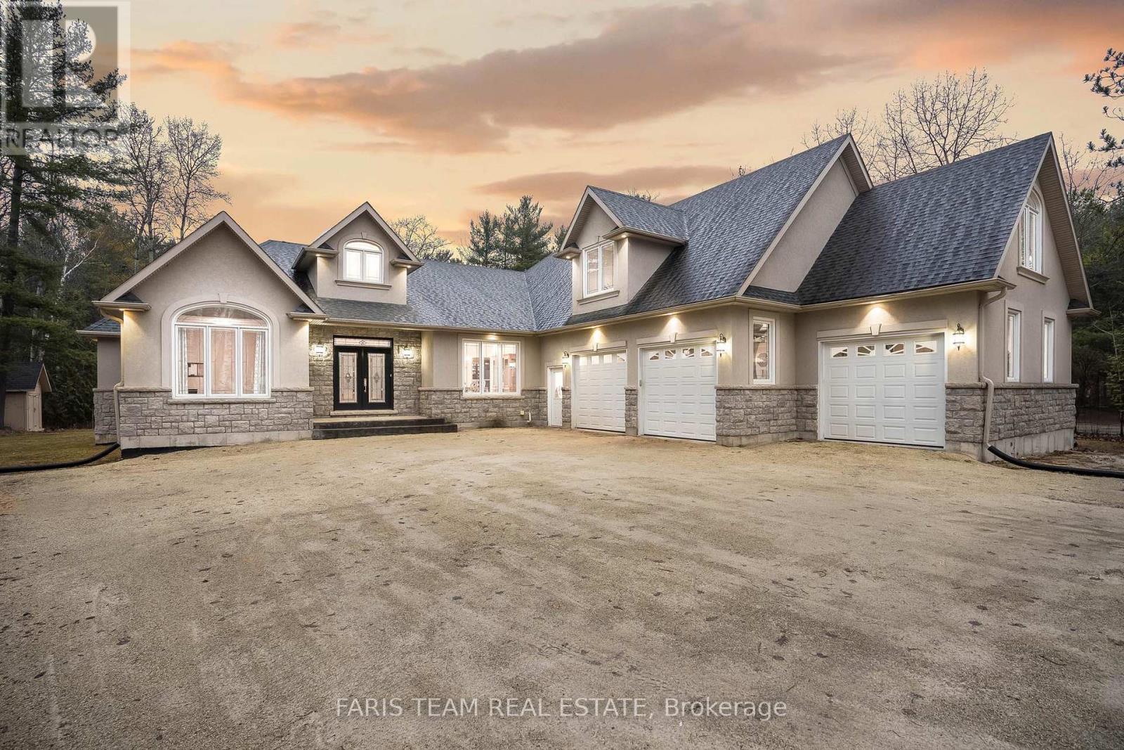 138 KNOX ROAD E
