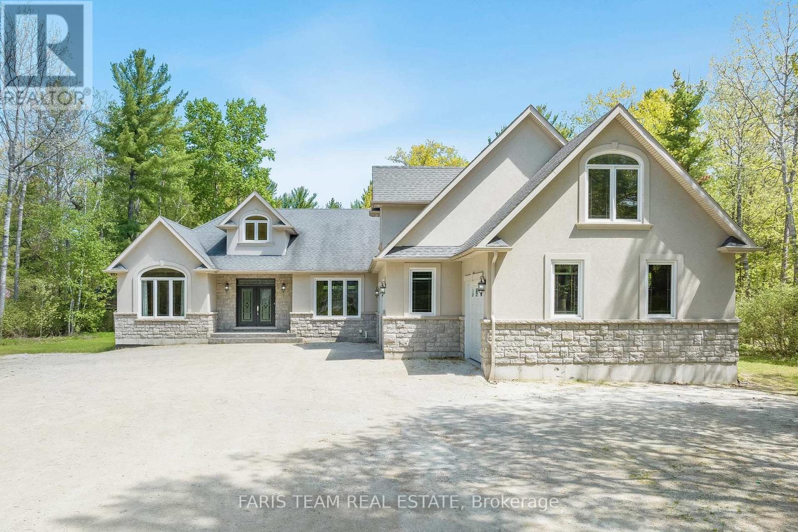138 KNOX ROAD E