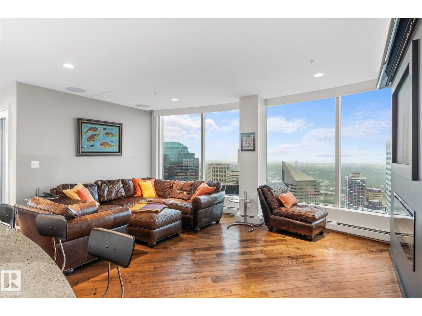 #3402 10152 104 ST NW