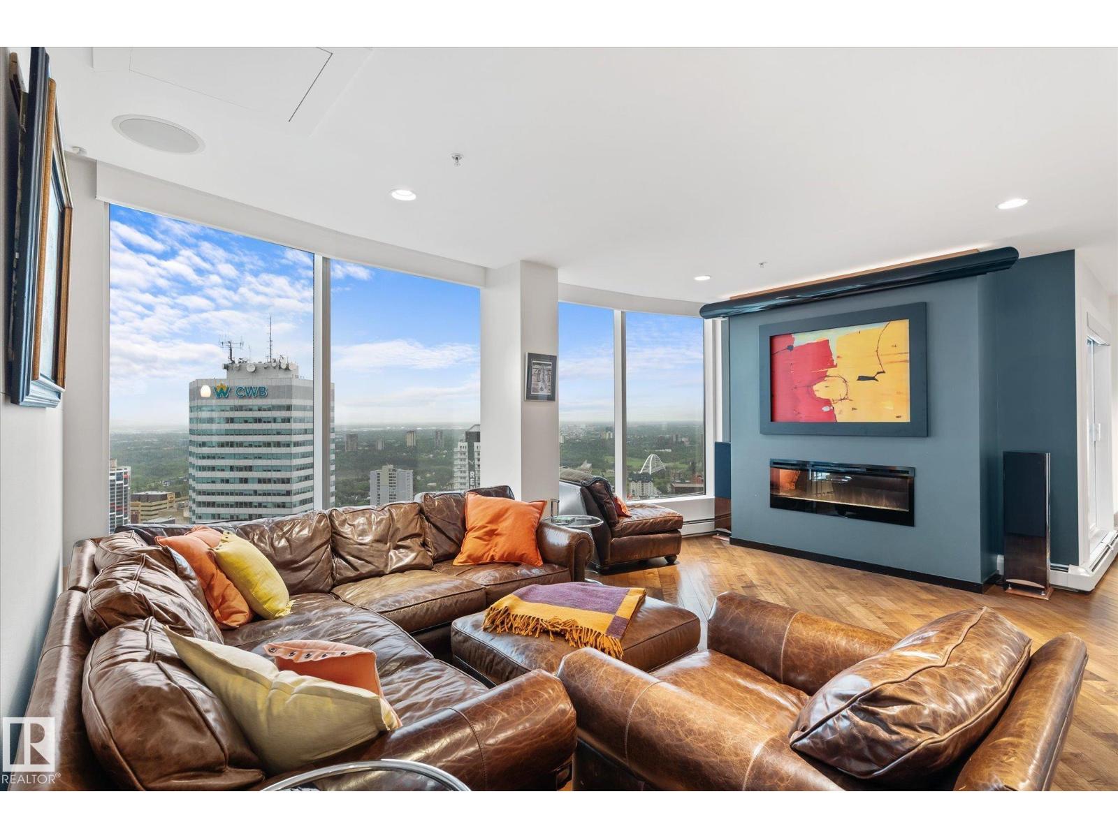 #3402 10152 104 ST NW