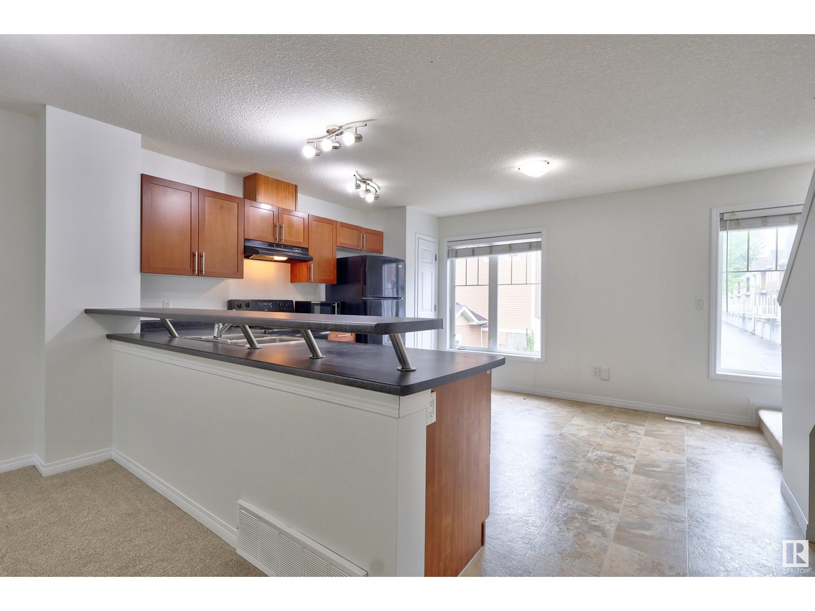 1609 TOWNE CENTRE BV NW