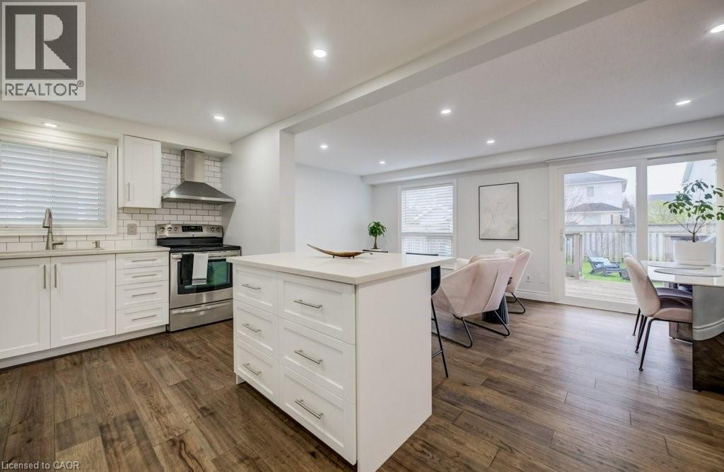 255 HIGHBROOK Crescent