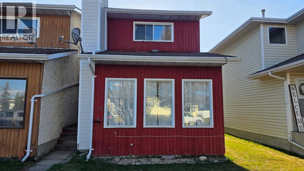 Photo 1 of 15 — 18 Cochrane Road, Whitecourt, AB T7S1C2