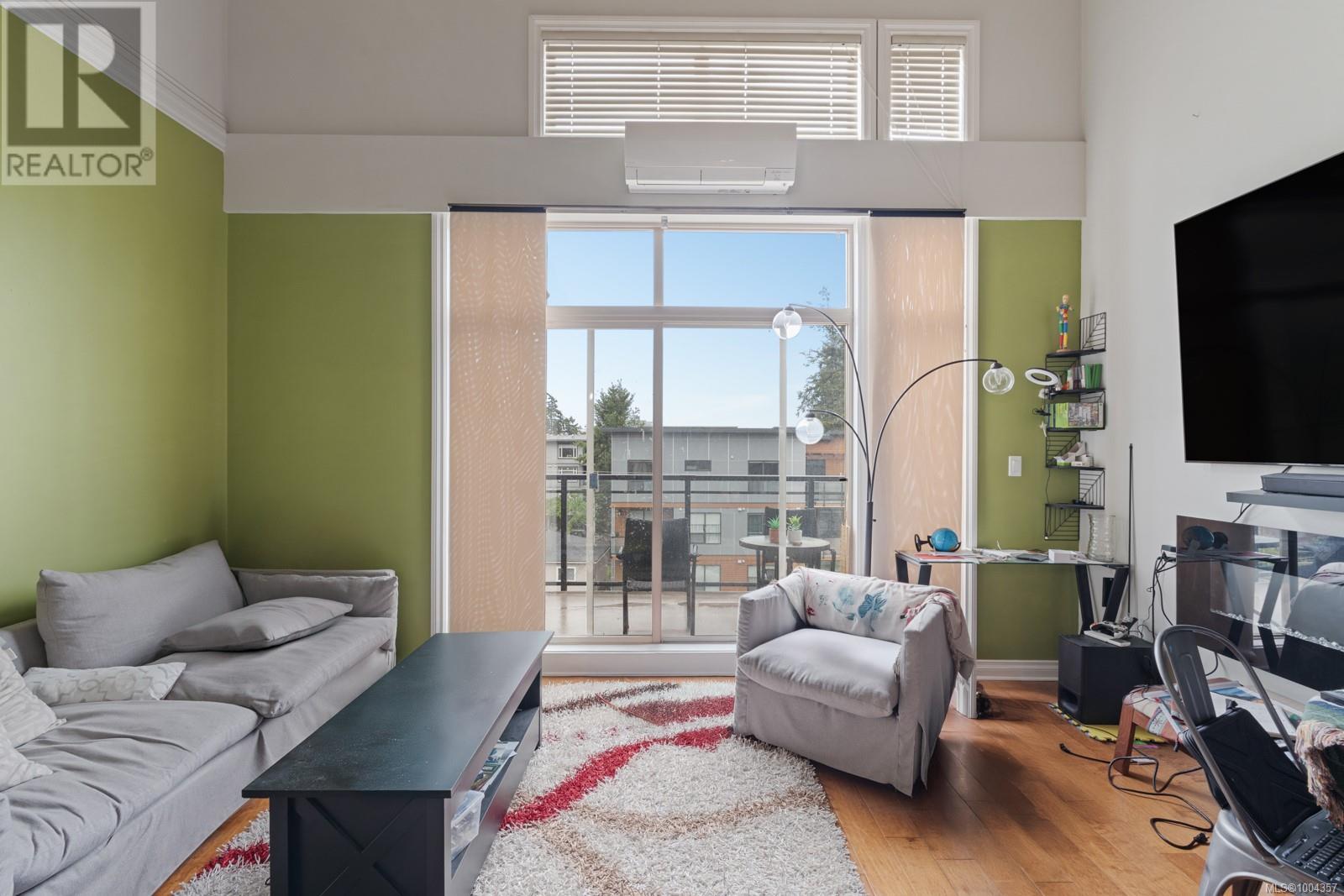 407 866 Goldstream Ave