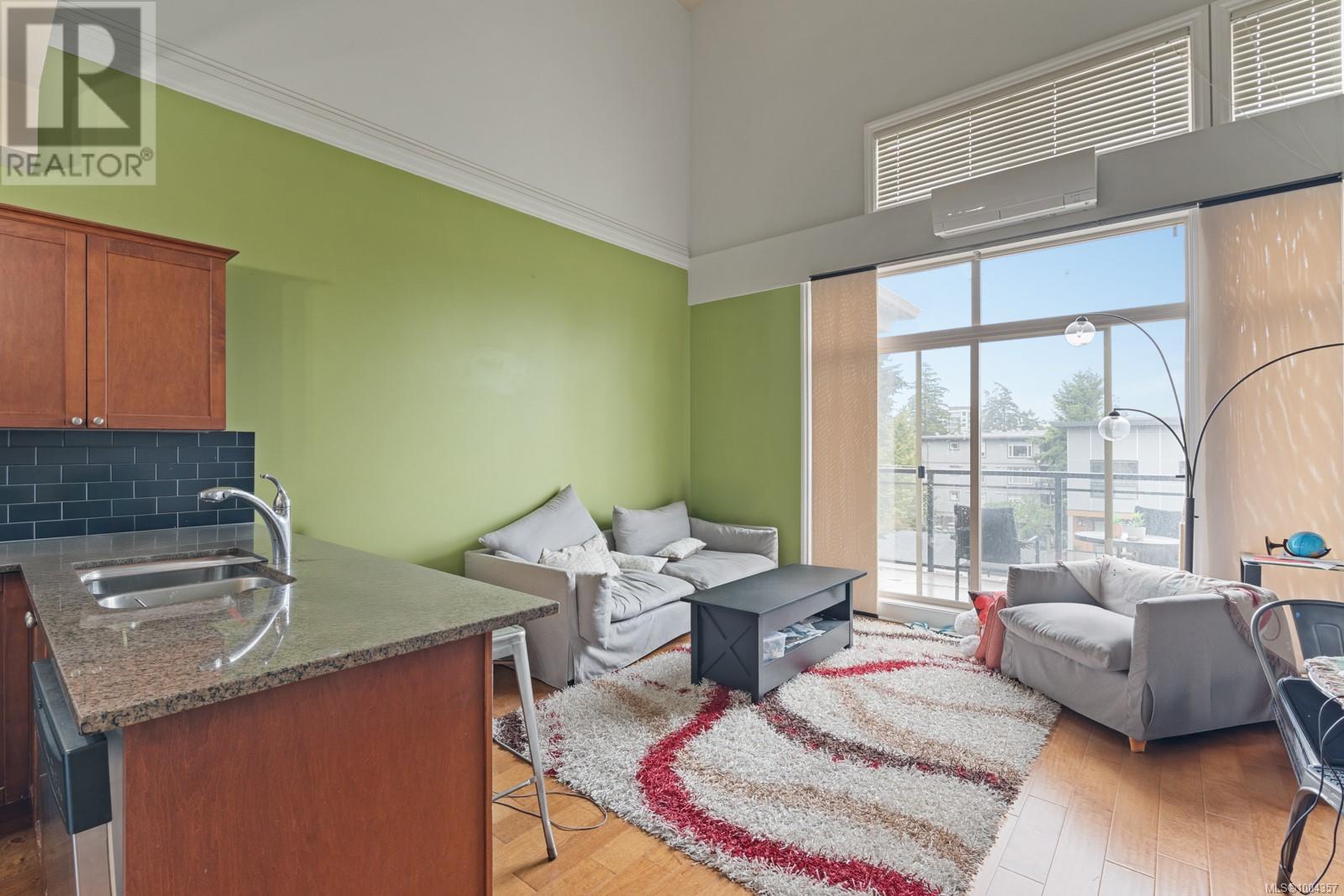 407 866 Goldstream Ave