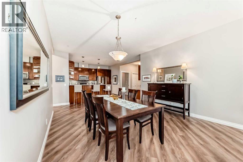 7204, 14 Hemlock Crescent SW