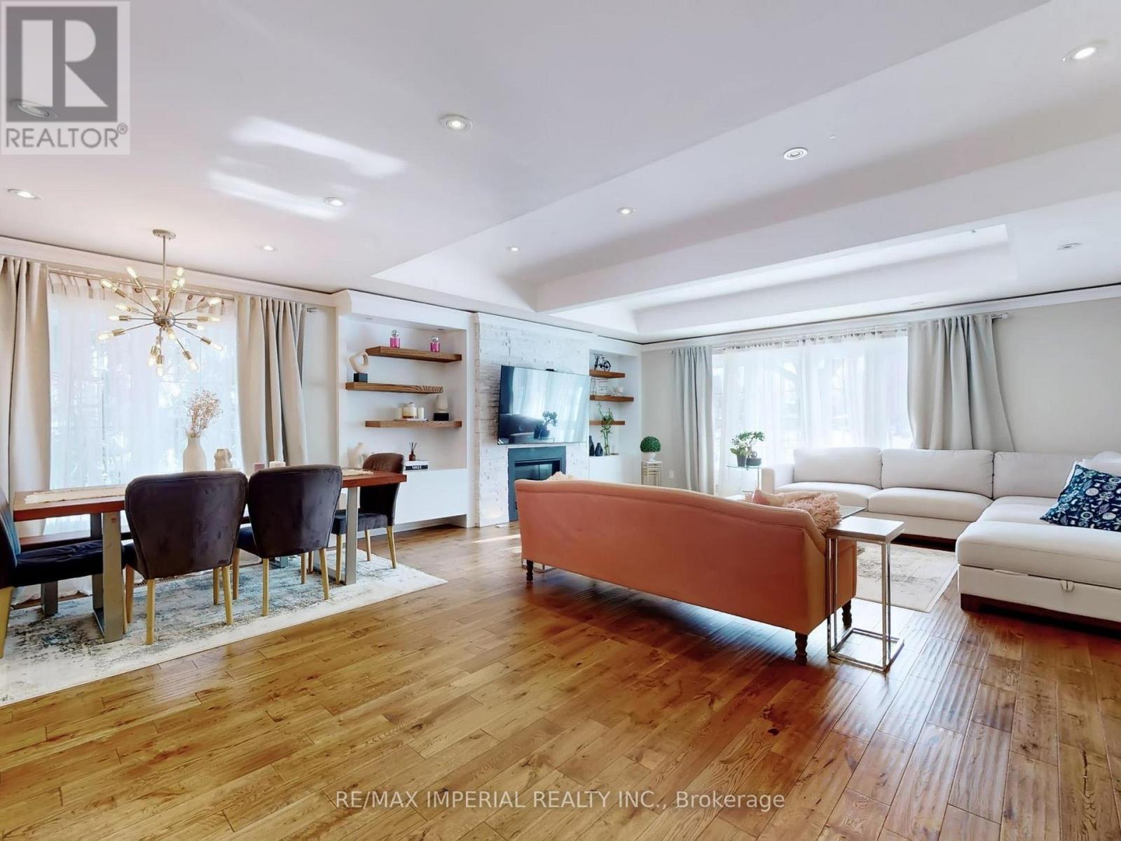 35 WADDINGTON CRESCENT