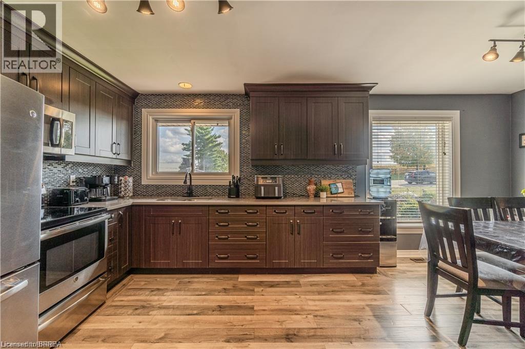 591 GOVERNORS Road E