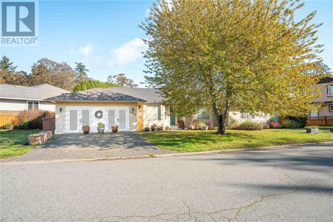 3979 Blue Ridge Pl Saanich BC V8Z2V3