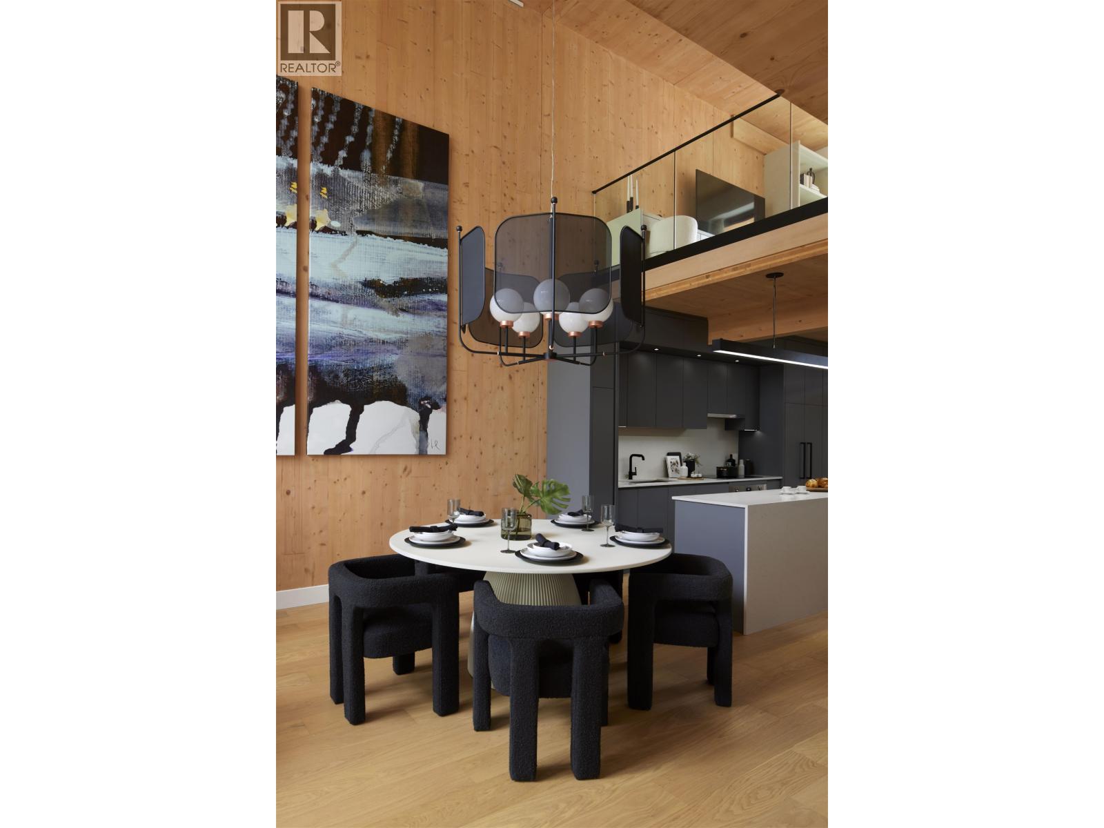 108 310 SALTER STREET