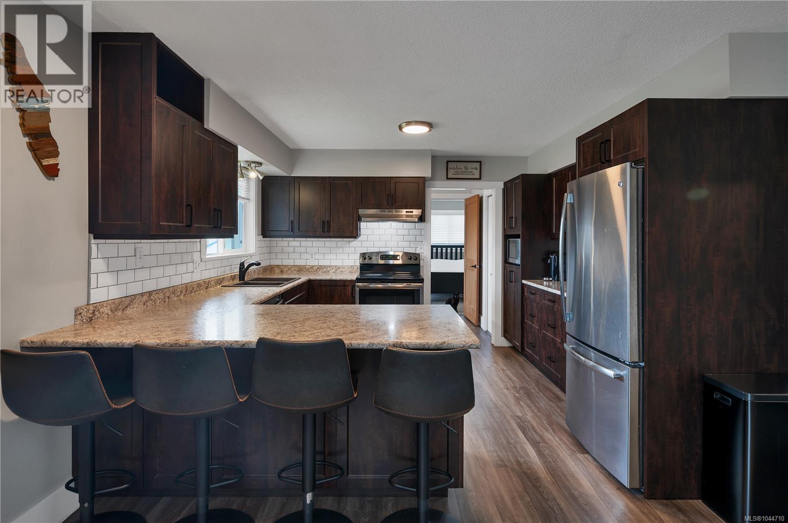 230 Carolyn Rd