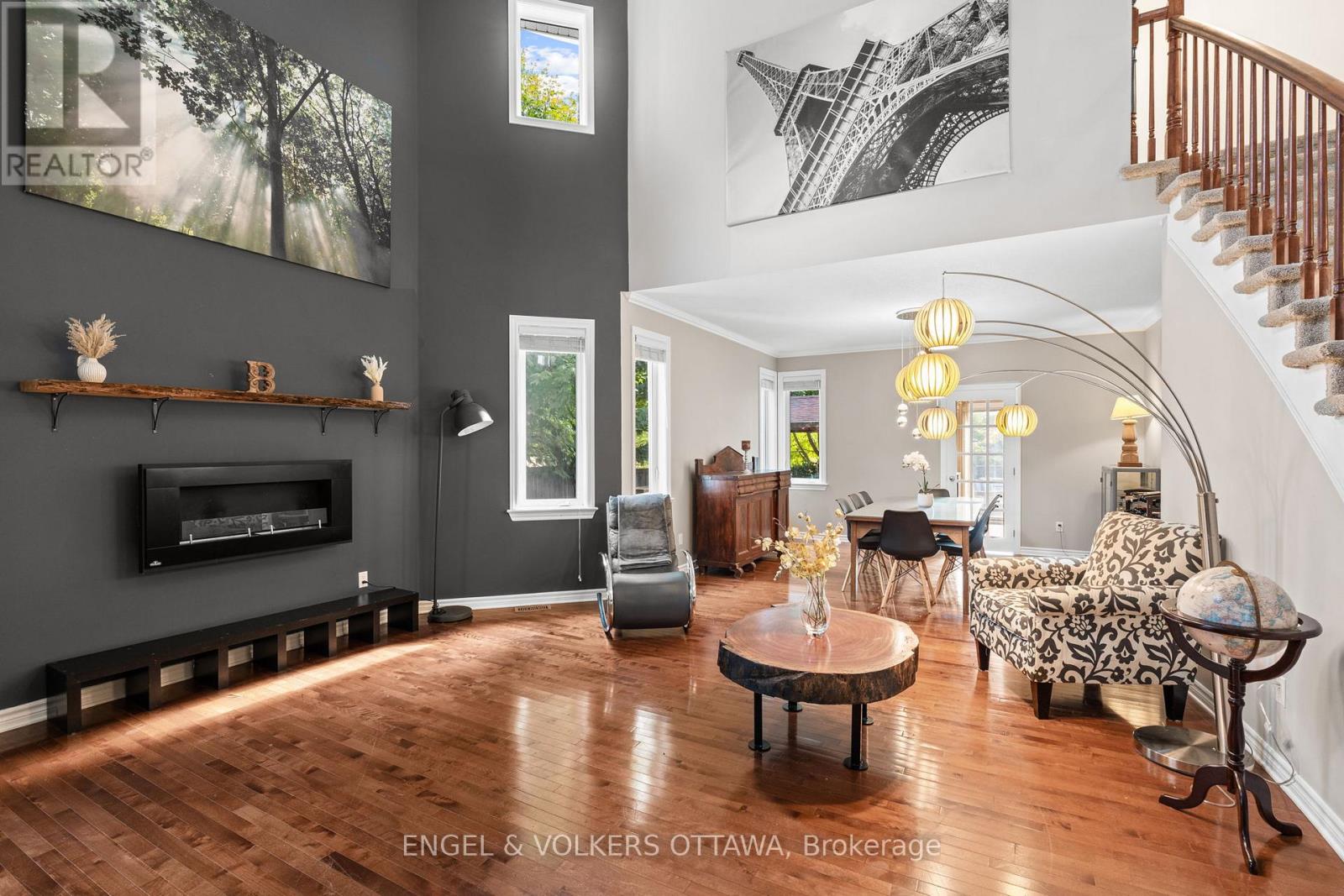 98 ANFIELD CRESCENT E