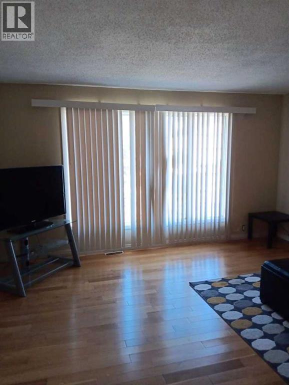 649 Pineland Road NE