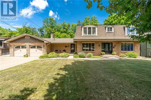 3 MAPLE Drive Stoney Creek ON L8G3C1