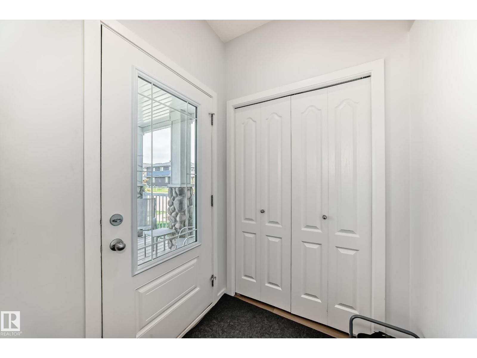 5309 22 AV SW