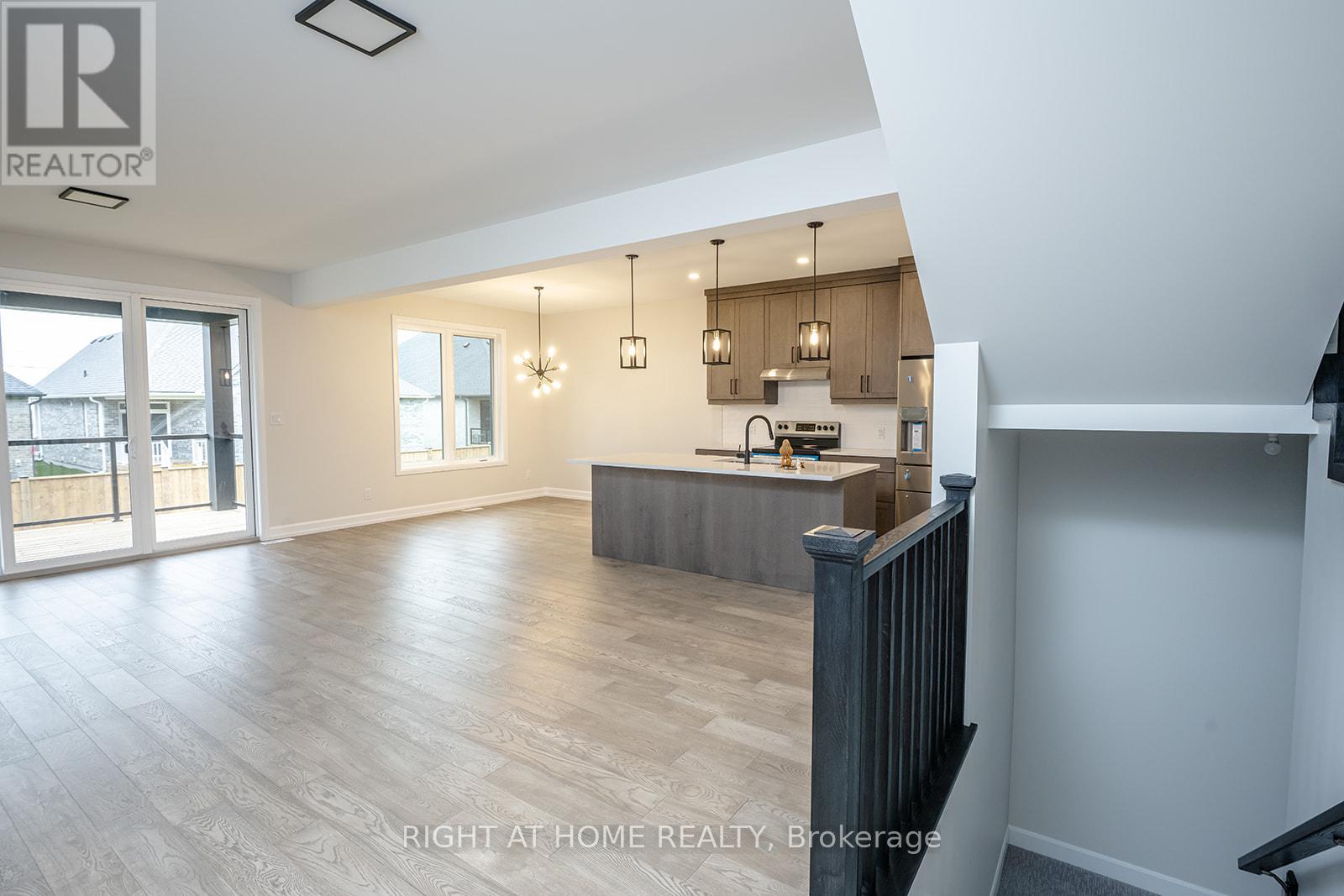 3909 MITCHELL CRESCENT