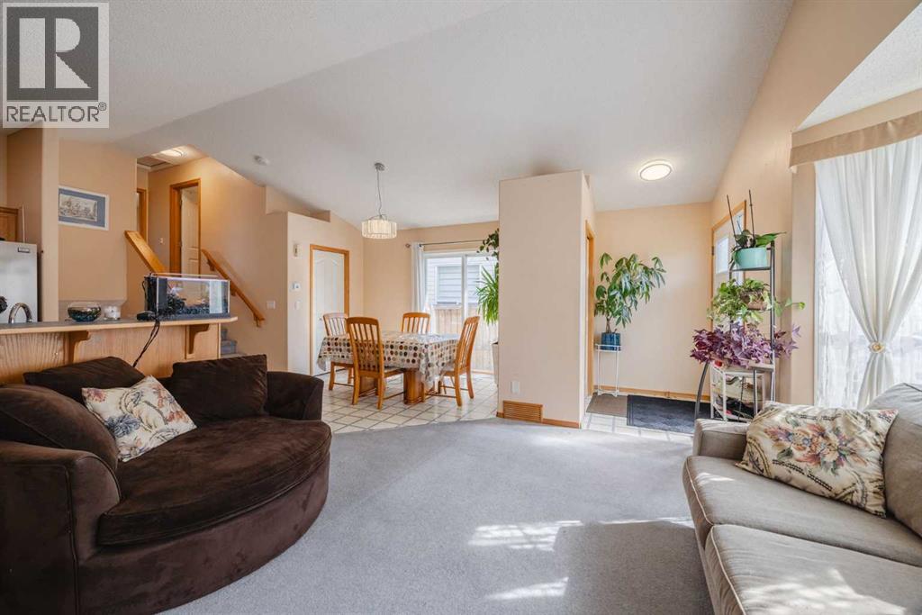23 Tarington Way NE