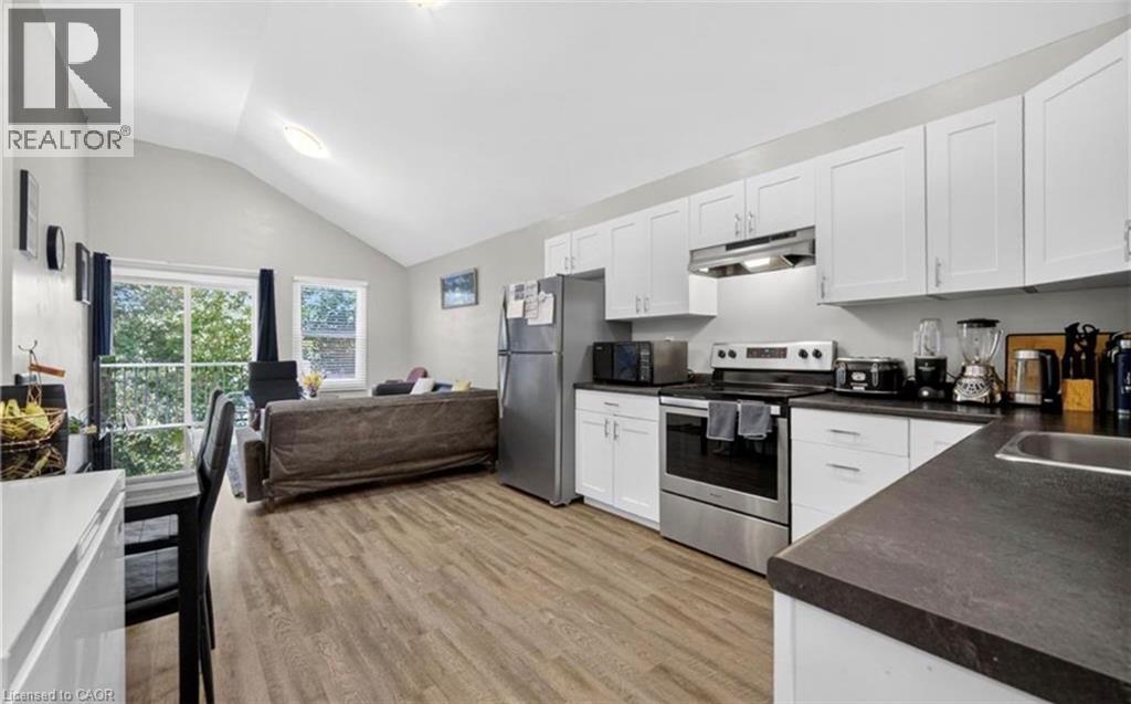 364 BEACHWOOD Avenue Unit# B