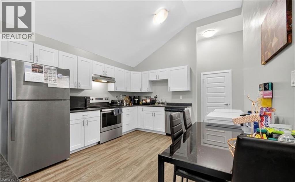 364 BEACHWOOD Avenue Unit# B