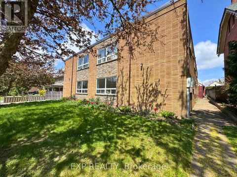 2 - 6049 CULP STREET Niagara Falls (Dorchester) ON L2G2B6