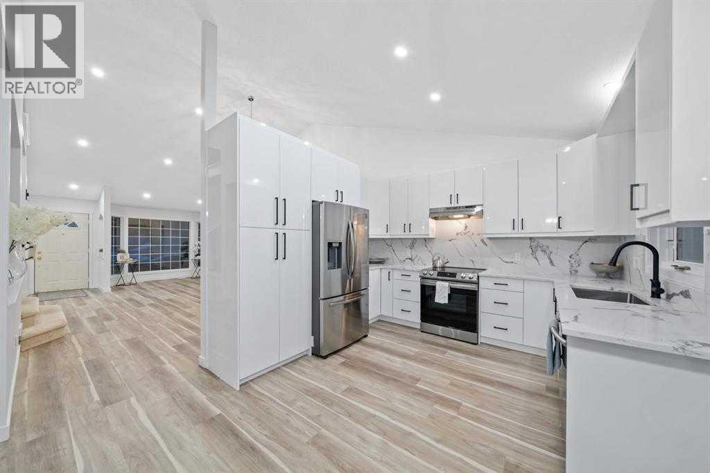 16 Sandringham Close NW