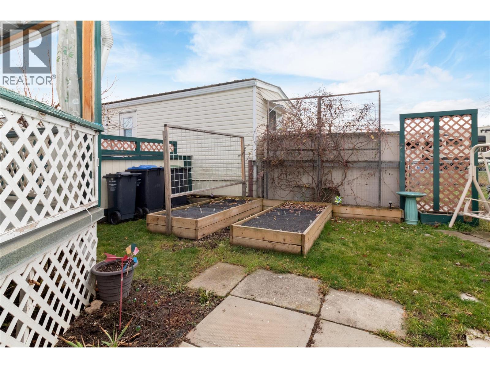 3745 Lakeshore Road Unit# 141