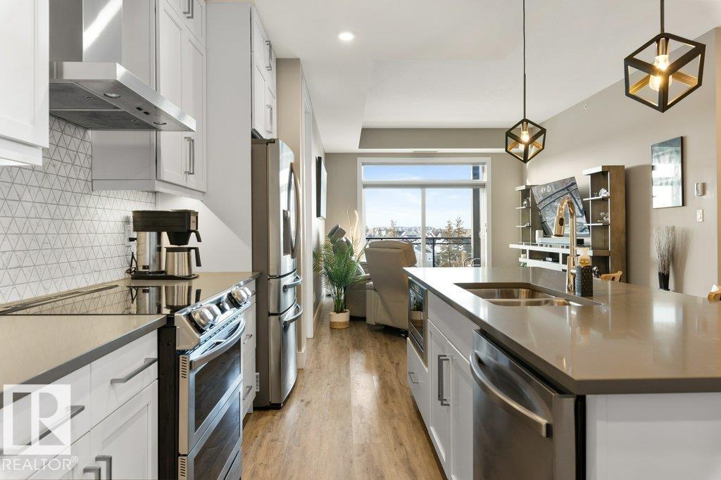 #405 528 GRIESBACH PR NW