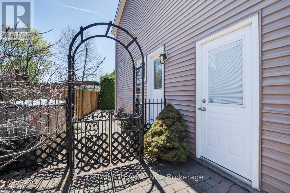 4388 WHITTAKER CRESCENT