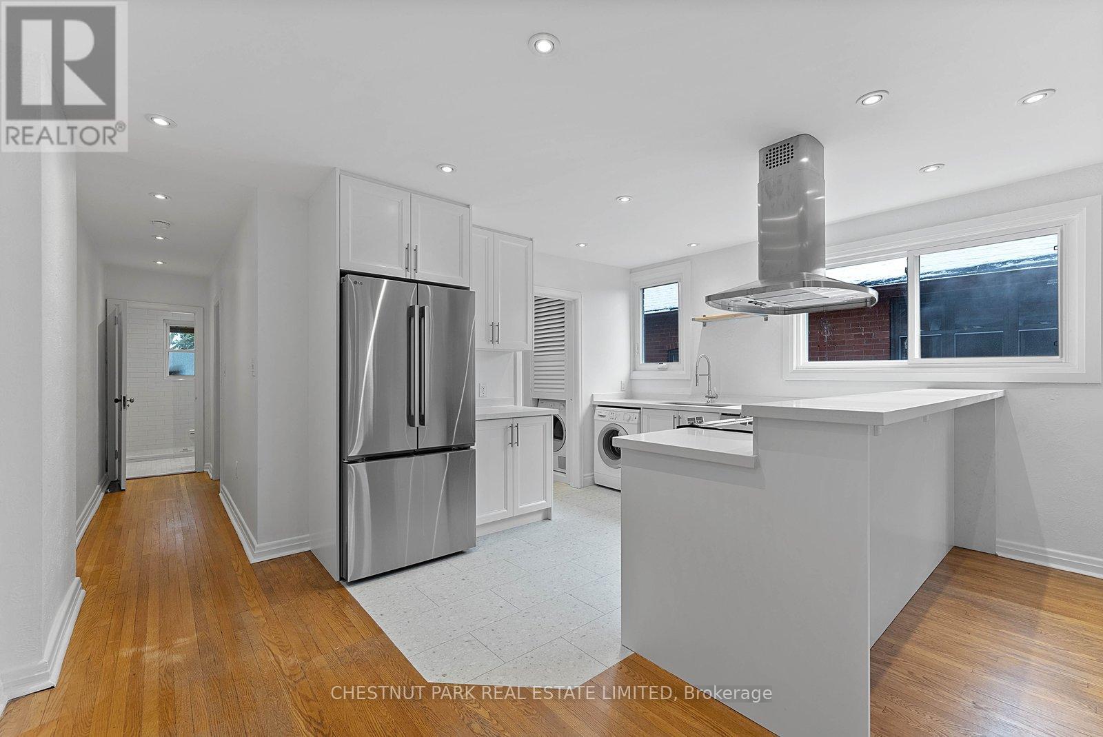 UPPER - 26 STRATHGOWAN AVENUE