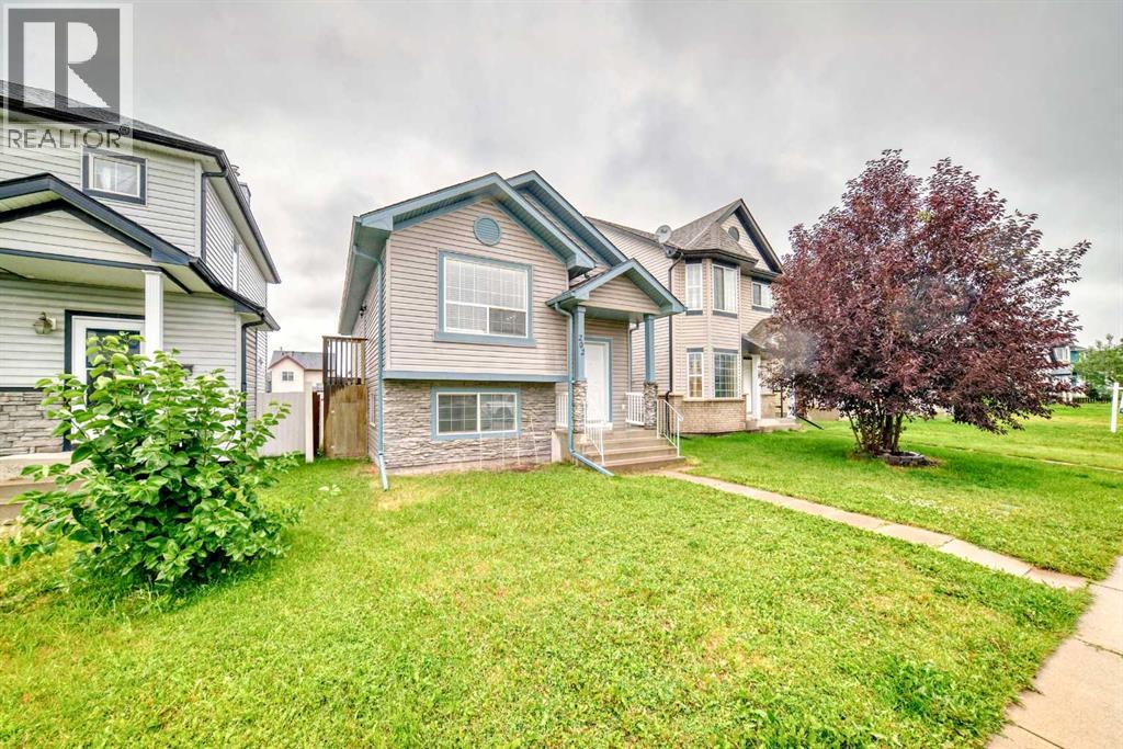202 Saddlemead Green NE