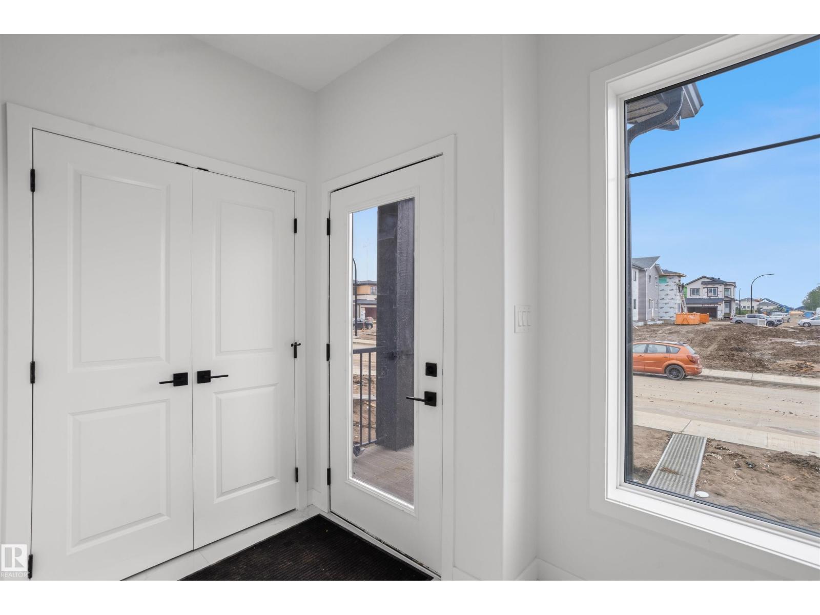 715 30 ST SW