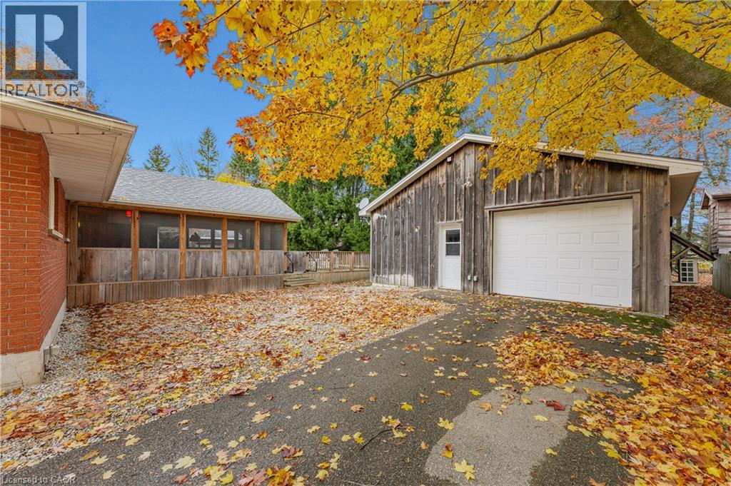 1297 QUEENS BUSH Road