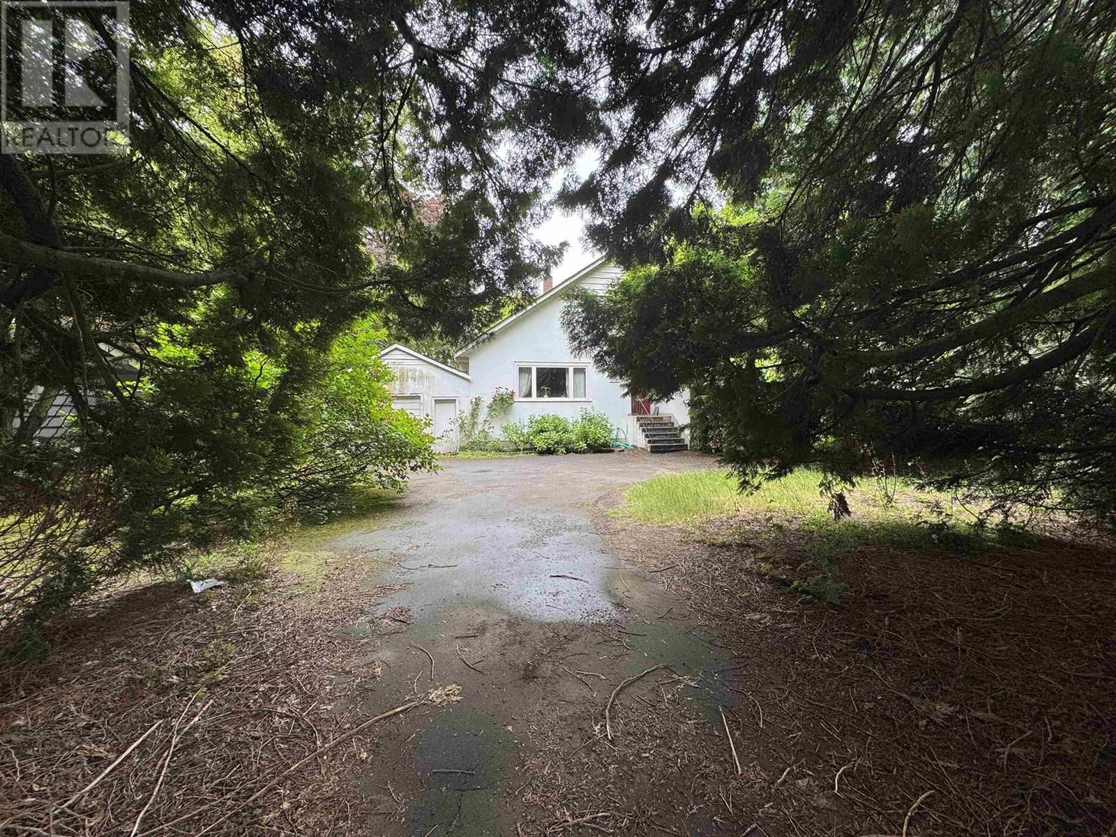 6587 GRANVILLE STREET